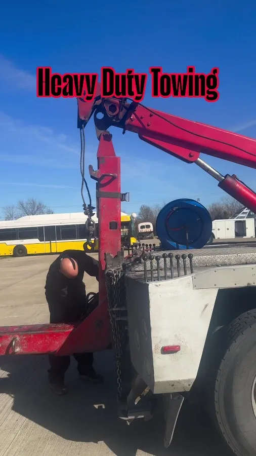 24 Hour Euless Towing Service and Semi Truck Tire Change