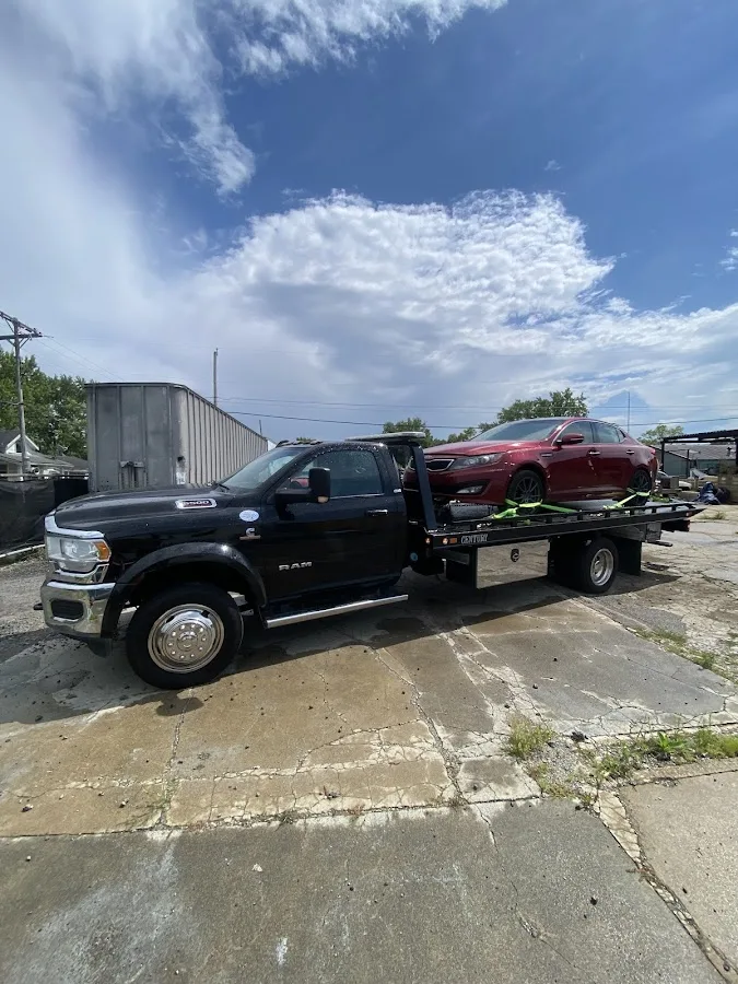 4 Seasons Towing LLC