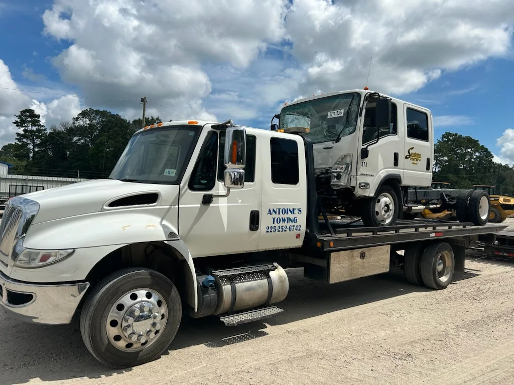 Antoine's Towing