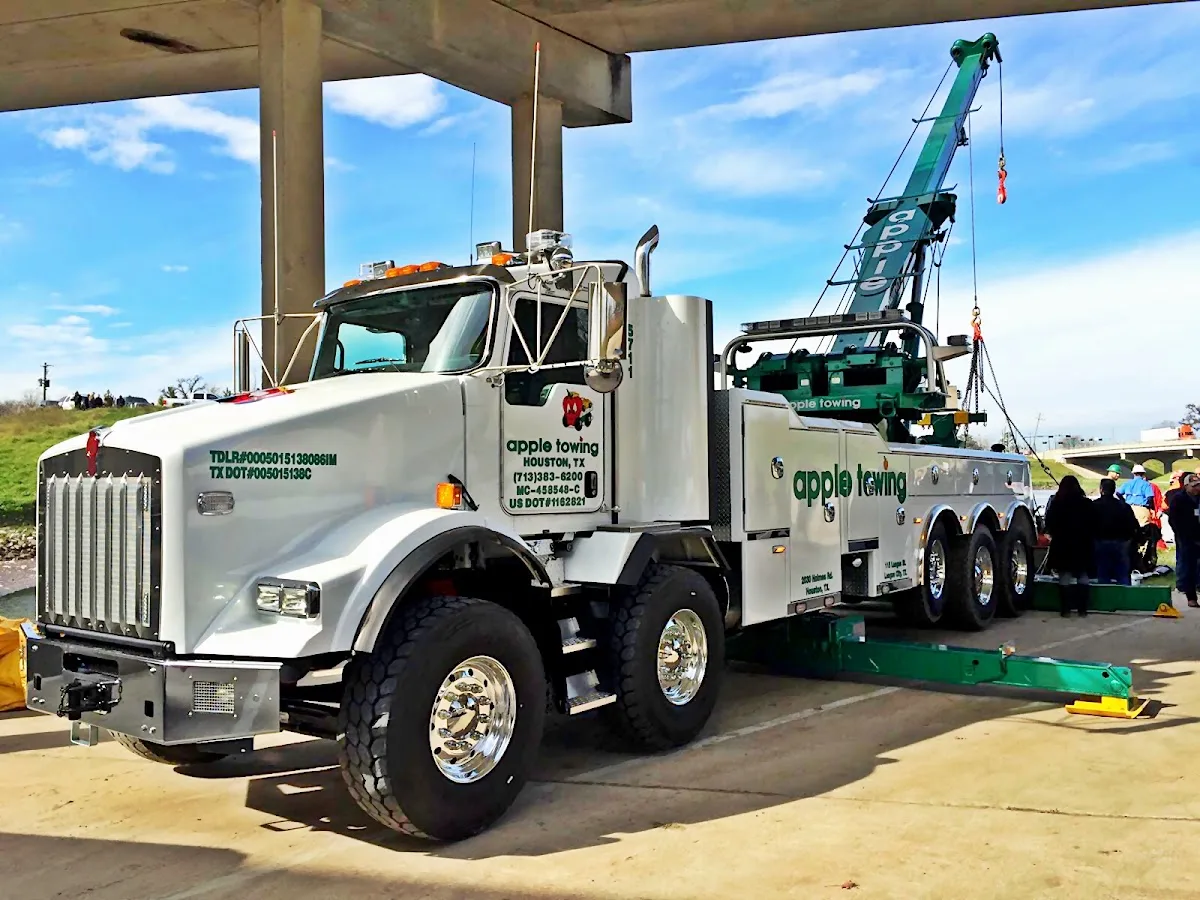 Apple Towing Co. (Houston)