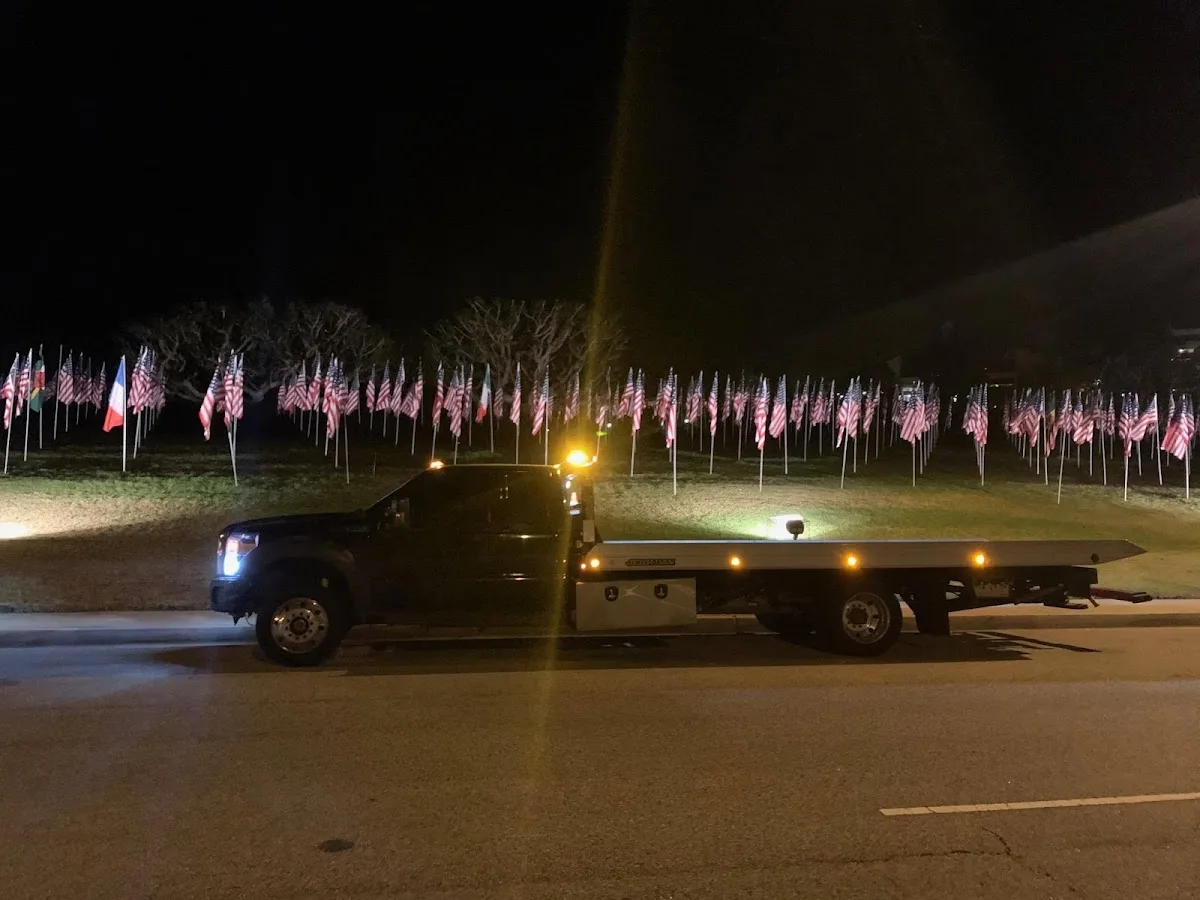 Ayala's Towing Services 24/7