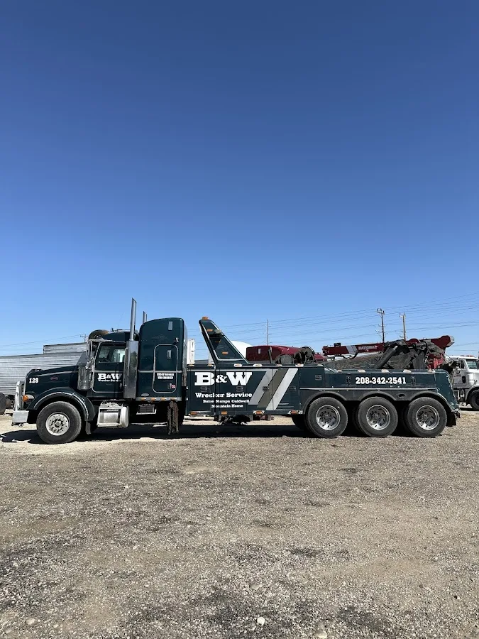 B & W Wrecker Service