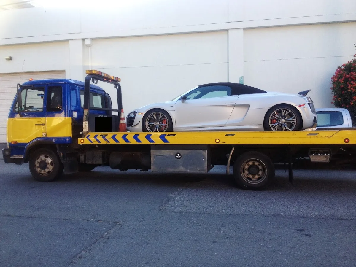 Bayside Towing primary photo