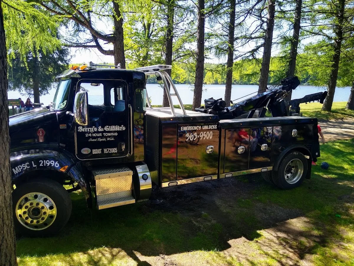 Berry's & Gillikin's Towing