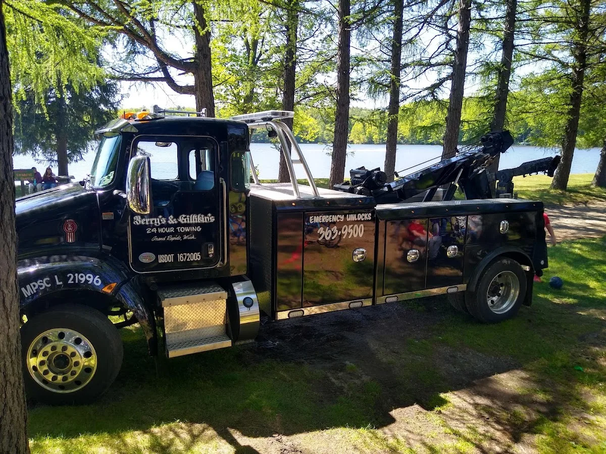 Berry's & Gillikin's Towing- North