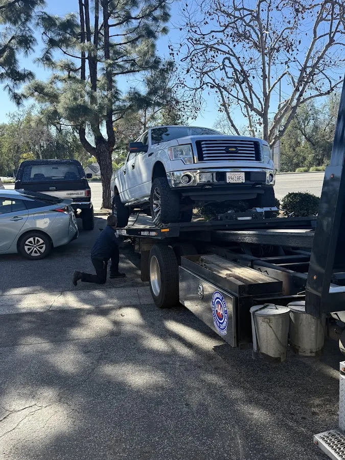 Bitetto's Tow & Service Center, Inc. primary photo