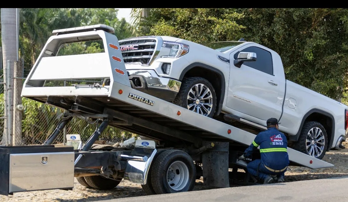 BK Towing & Collision