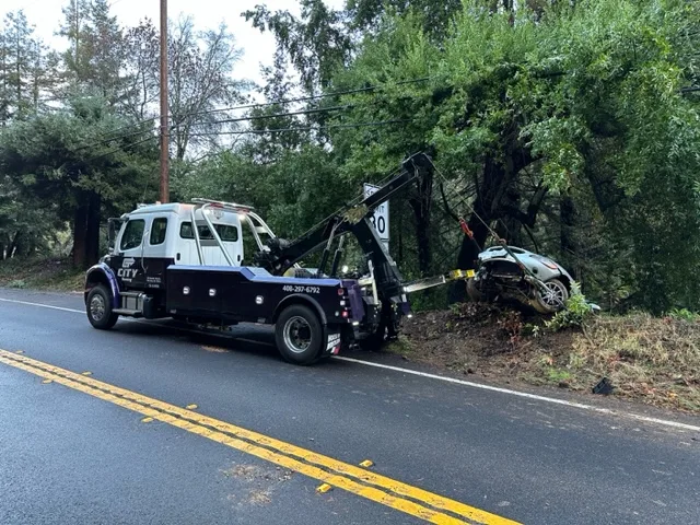 City Towing primary photo