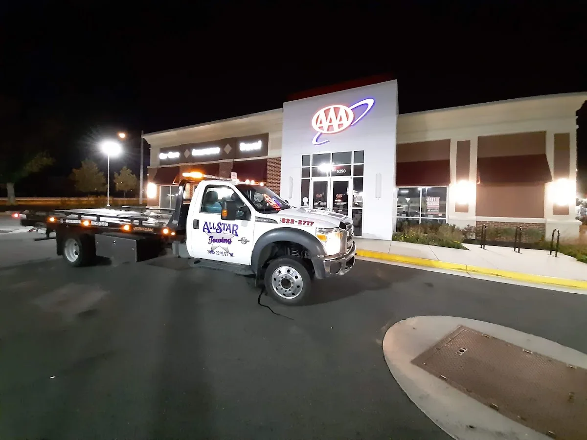 DISTRICT TOWING primary photo