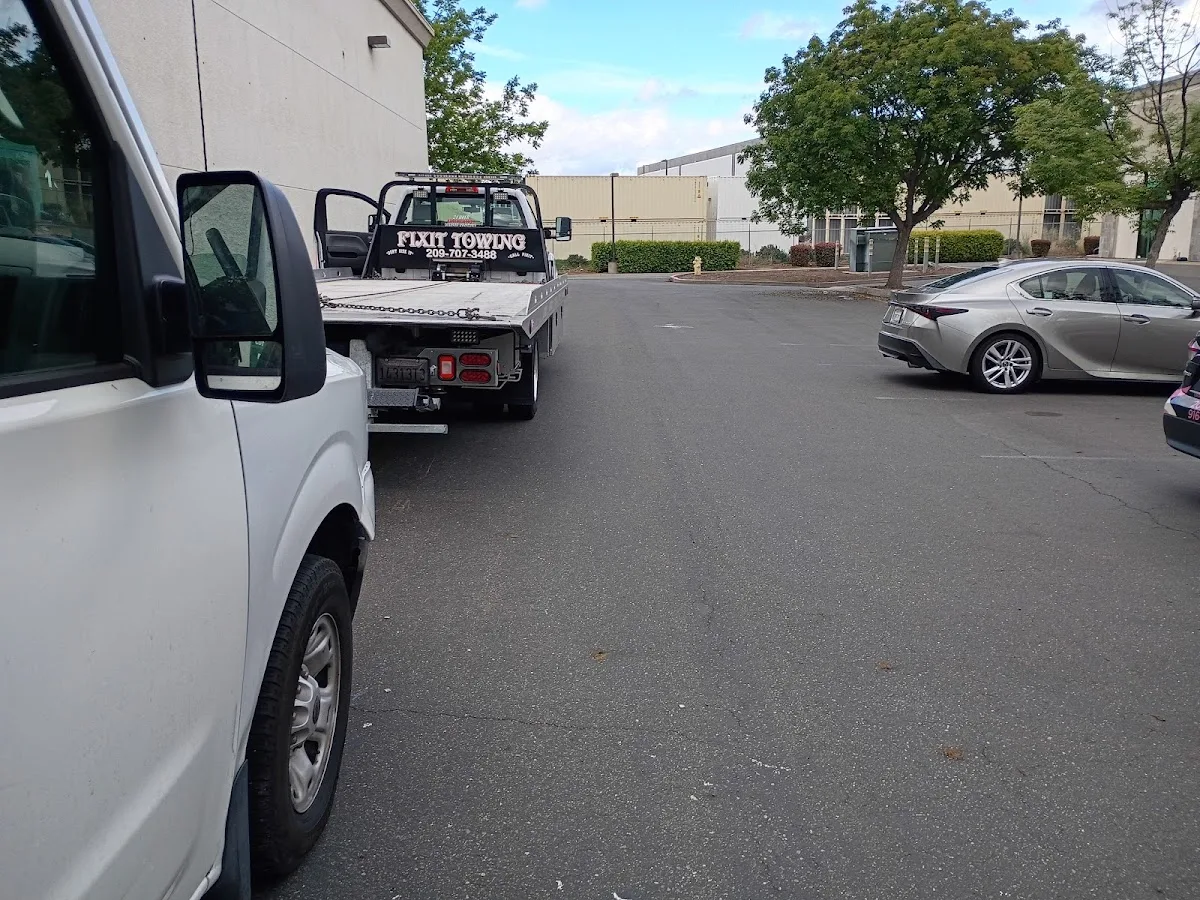 Fixit Towing & Road Service Llc