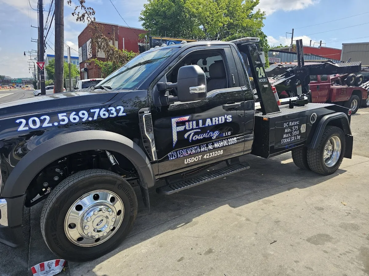 Fullards Towing LLC primary photo