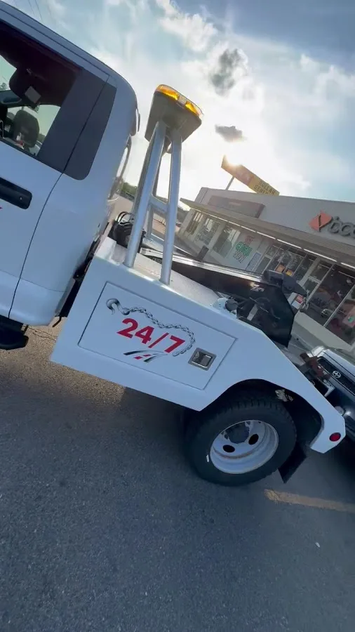 Gomez Towing & Recovery