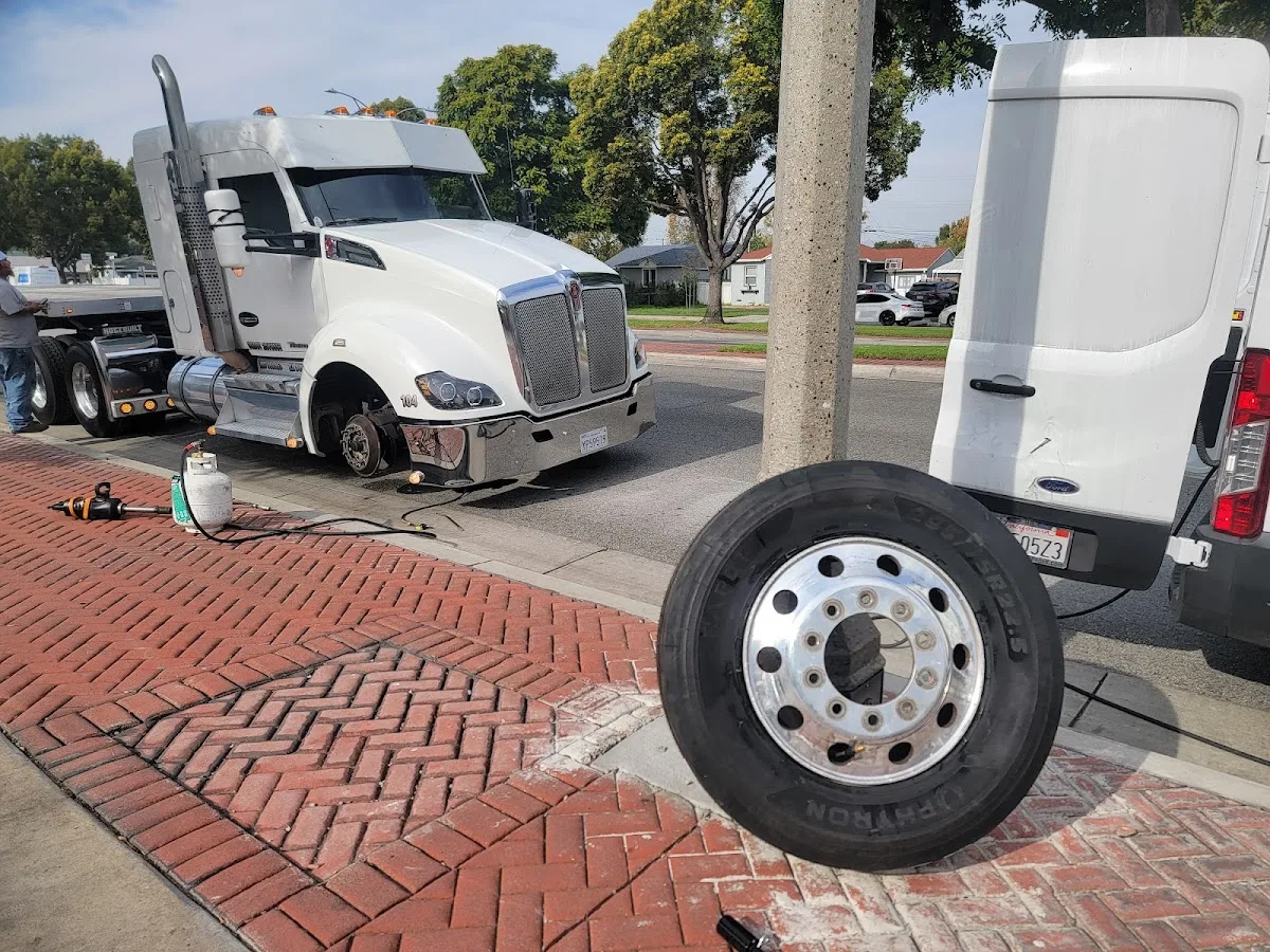 Greens Towing Service Car B&S Repair Long Beach