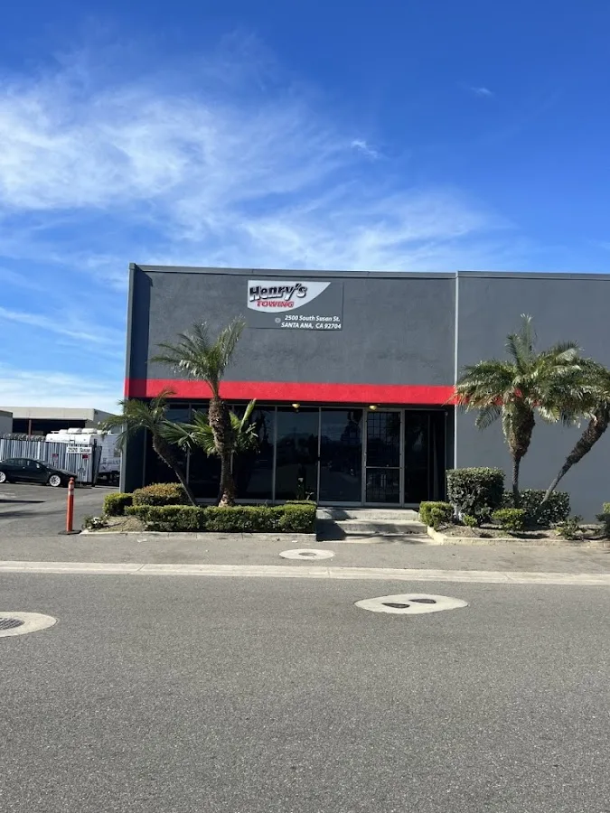 Henry's Towing Service