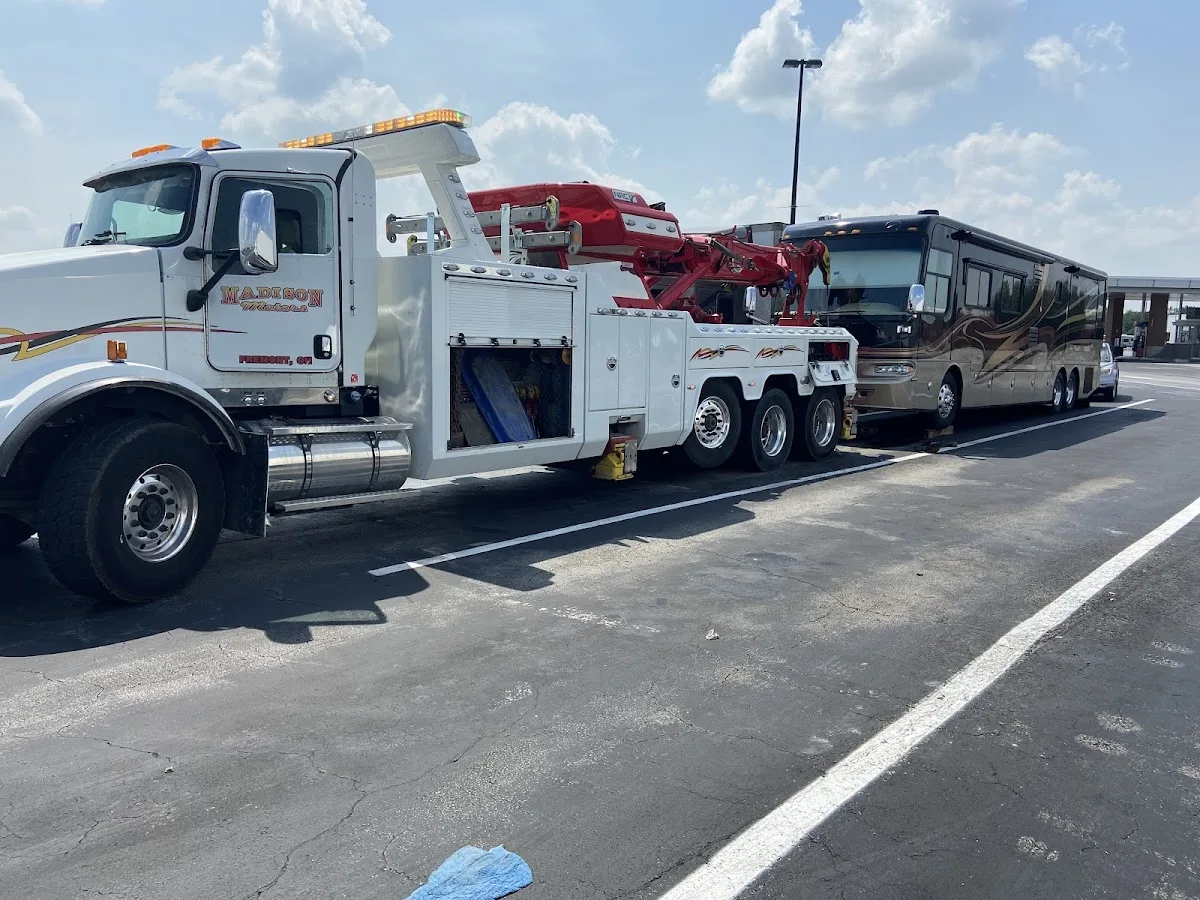 Interstate Heavy Duty Towing & Semi Truck Towing Service