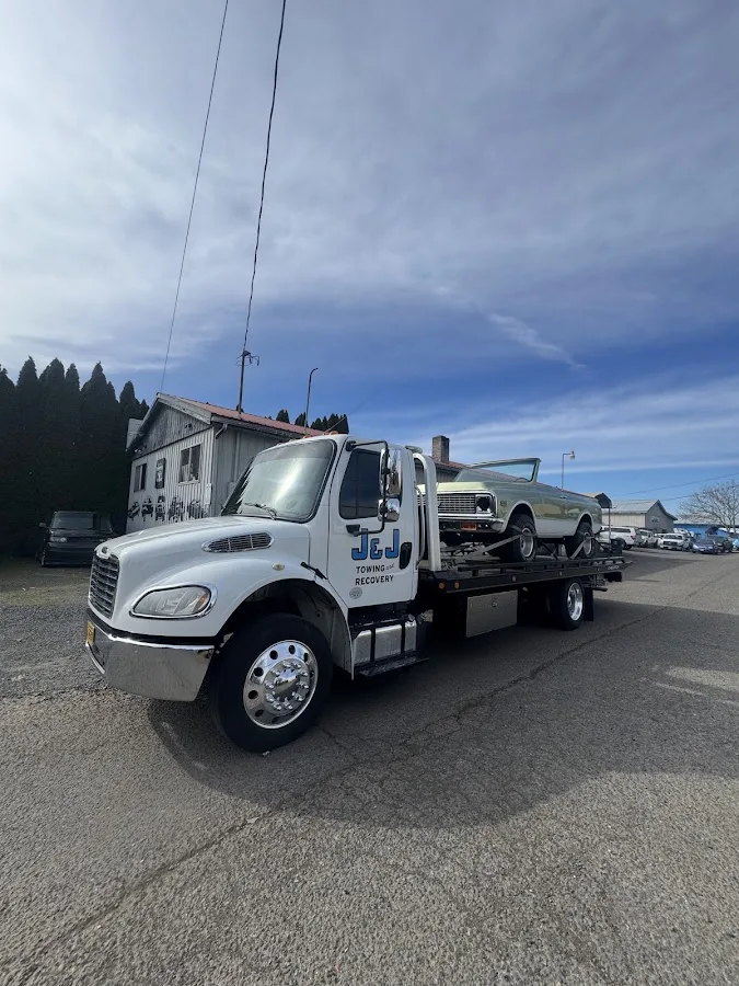 J & J Towing and Recovery LLC