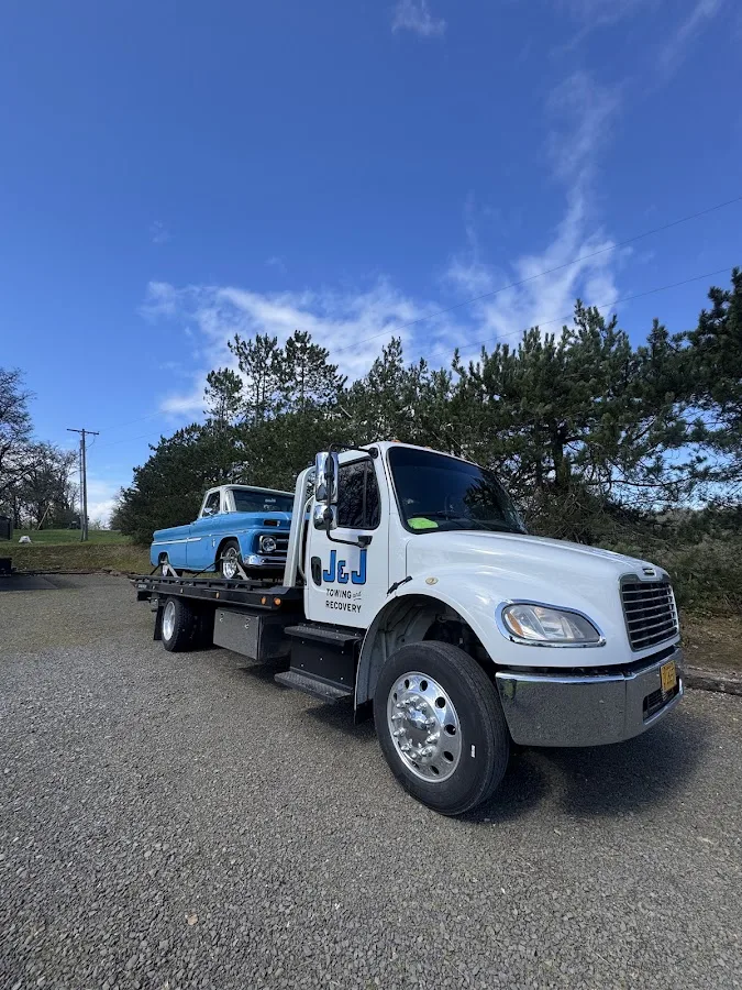 J & J Towing and Recovery LLC