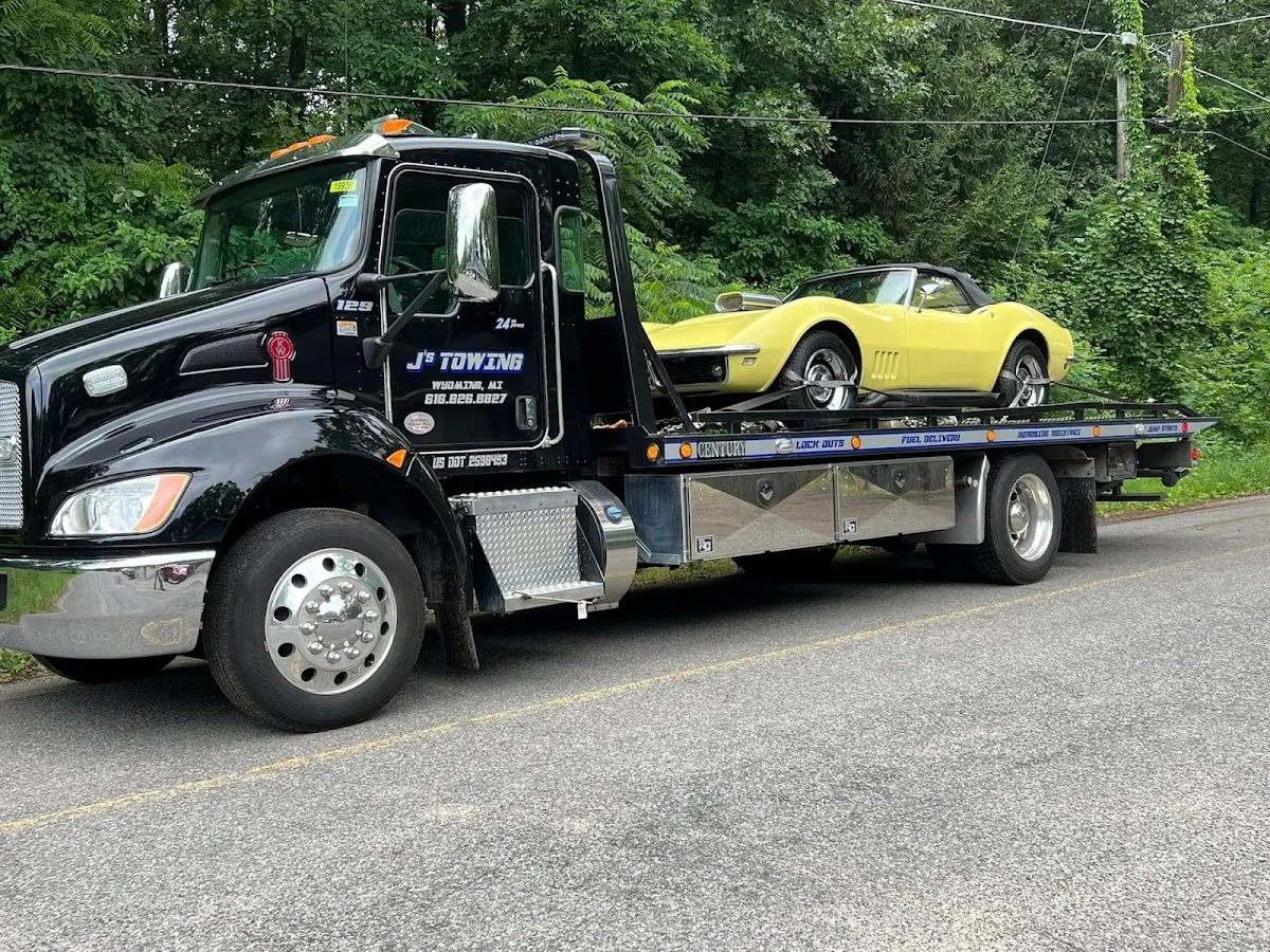 J's Towing