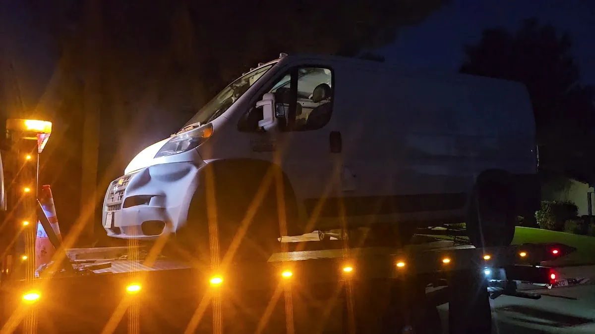 Kike's Towing Service - Servicio de grúa en Bakersfield CA - Towing near me in Bakersfield CA - Flatbed Towing in Bakersfield