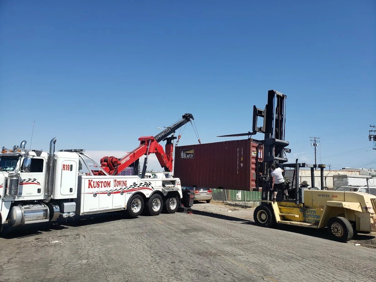 Kustom Towing, Inc.