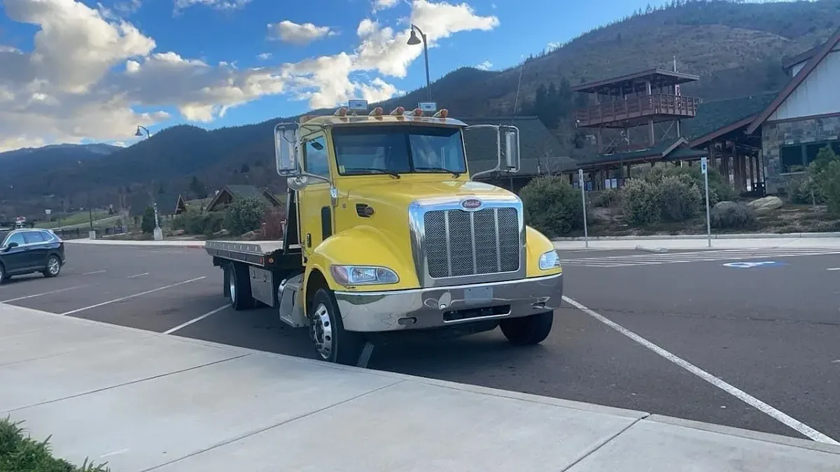 Leon Towing primary photo