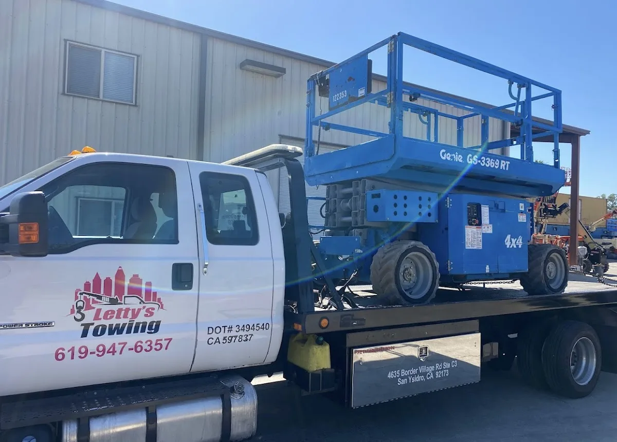 Lettys Towing & Recovery LLC