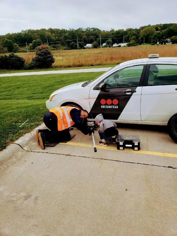 Litty Rescue Roadside