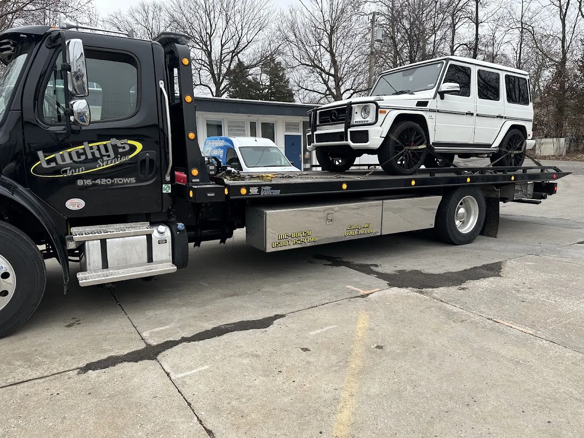 Lucky's Tow Service
