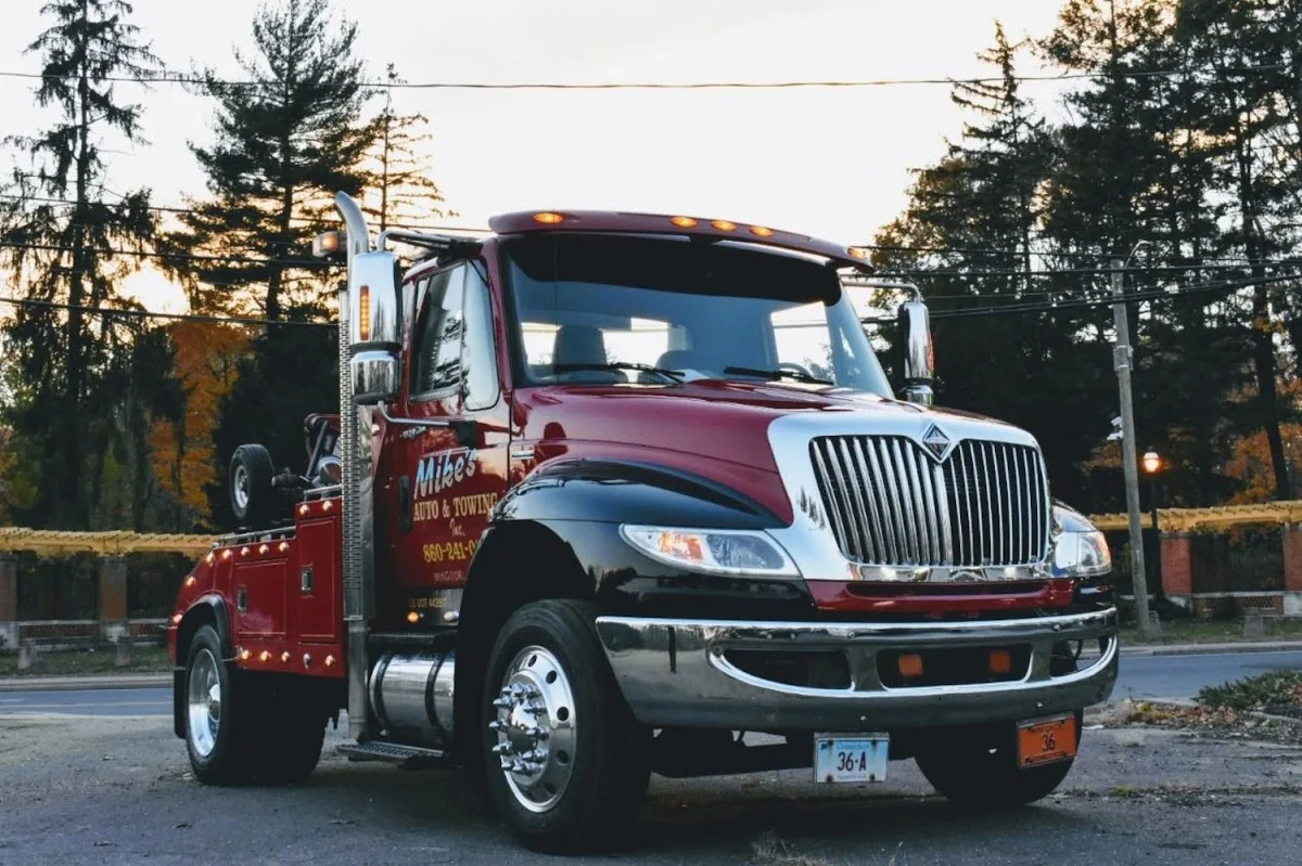 Mike's Auto and Towing