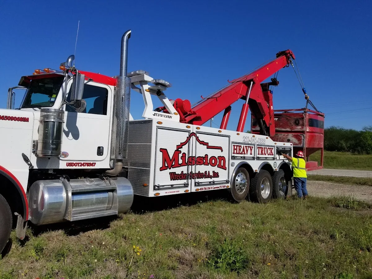 Mission Wrecker Service – Car Towing & Heavy Duty Recovery