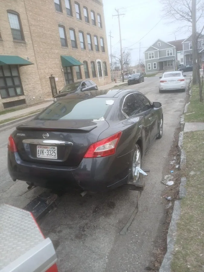 MKE TOWING & RECOVERY 24/7