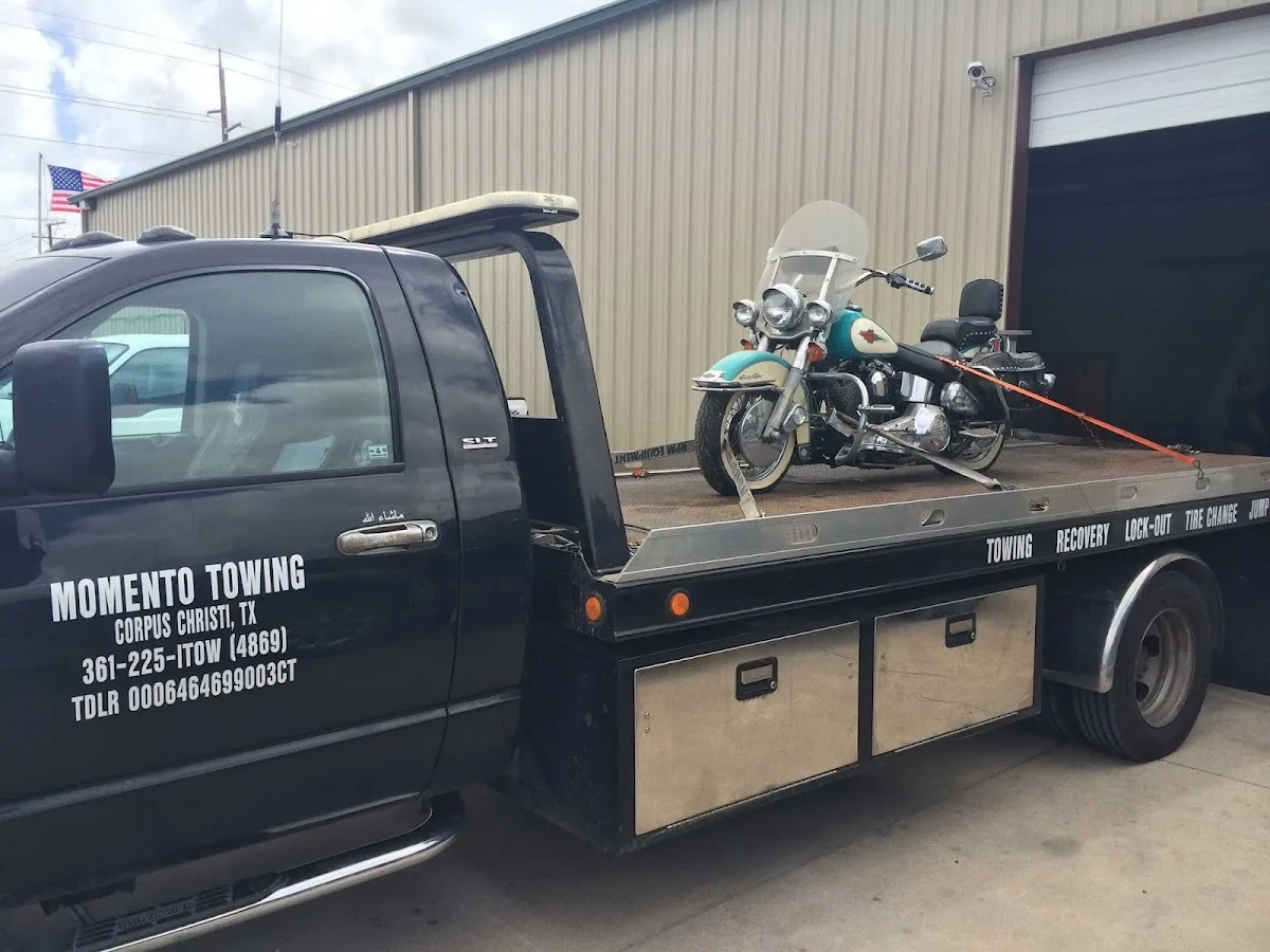 Momento Towing llc primary photo