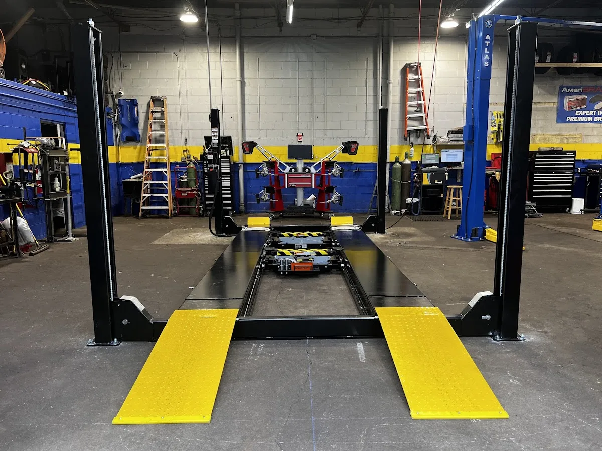 MrKitt’s Service Center & Towing