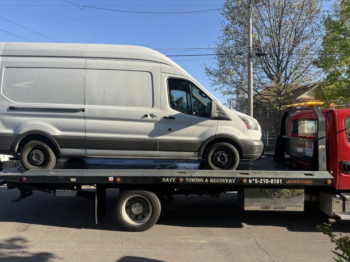 Navy Towing & Recovery