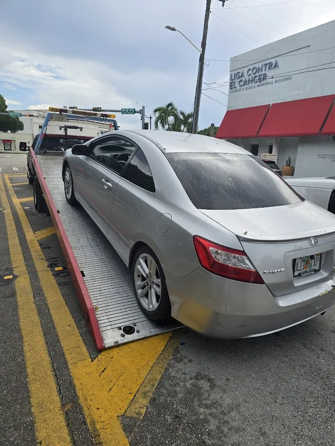 Near-by towing Grúa