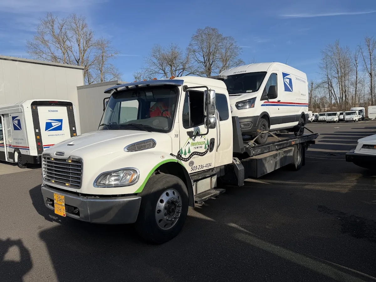 Newhouse Towing Service - Portland Tow Truck