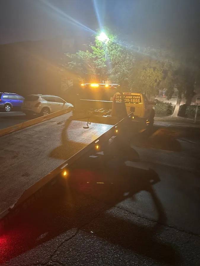 NOLA TOWING TRUCKS LLC