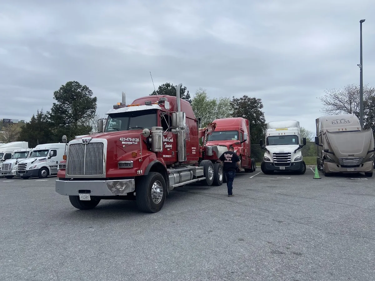 North and South Towing LLC