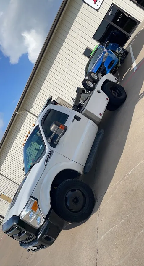 OVERLAND TOWING LLC primary photo