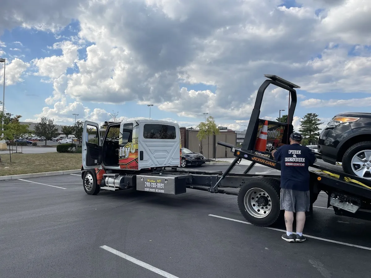 Priority Towing - Cars, Heavy Duty & Semi Truck Towing