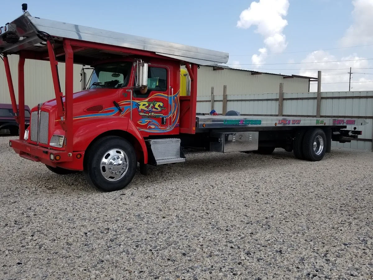 R & S Towing