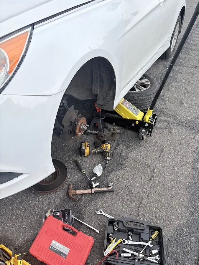 Road Runner KC LLC roadside assistance