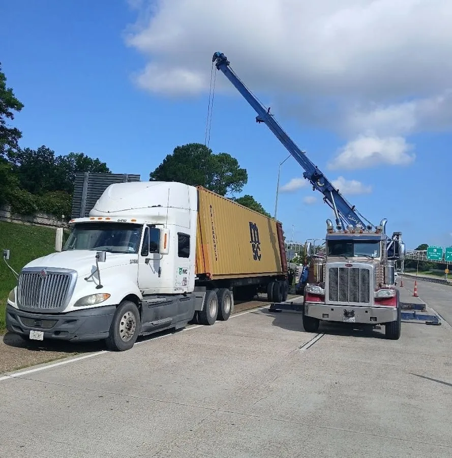 Roadrunner Towing & Recovery Inc