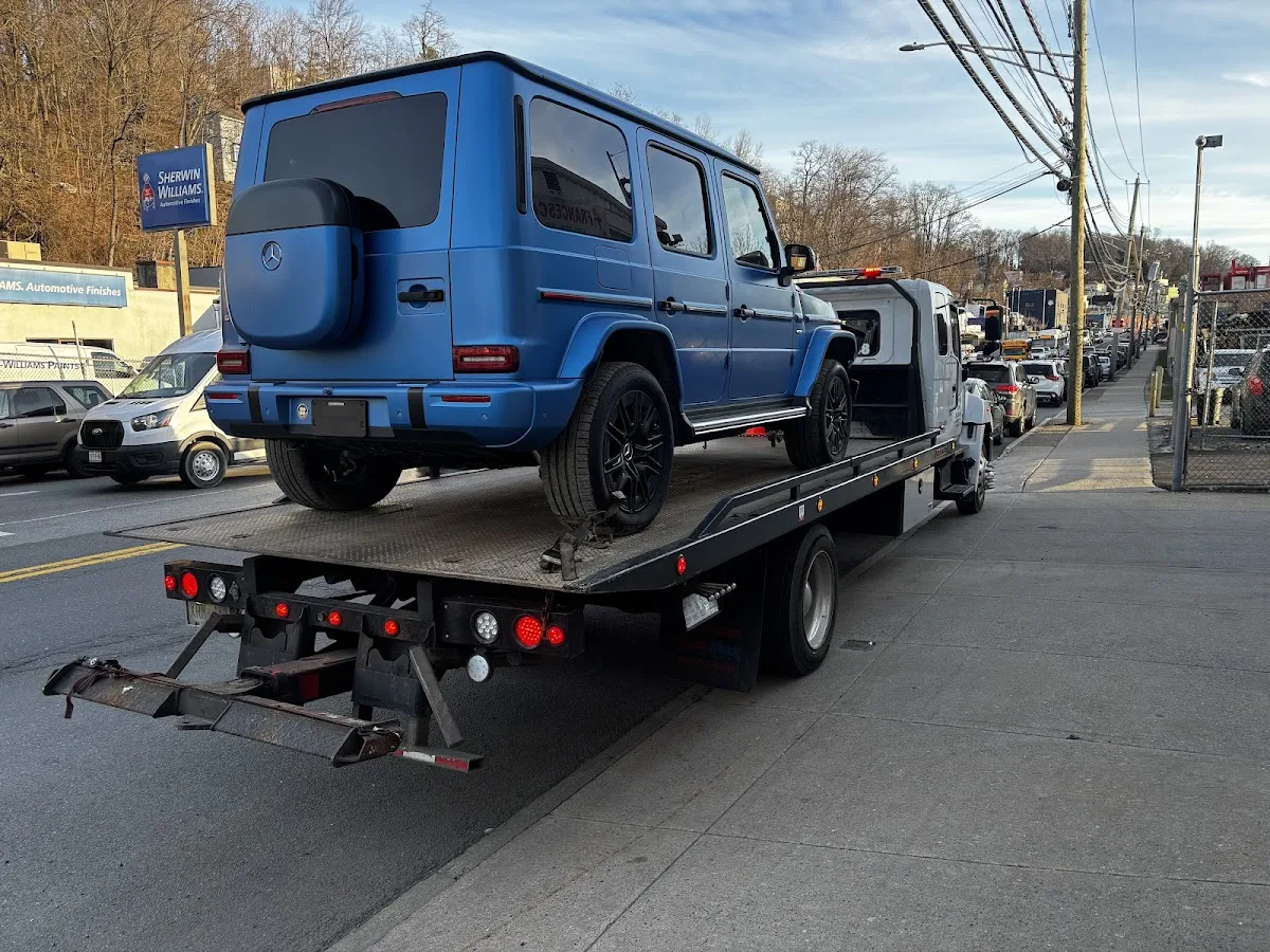 Santa and Sons Towing and Recovery llc