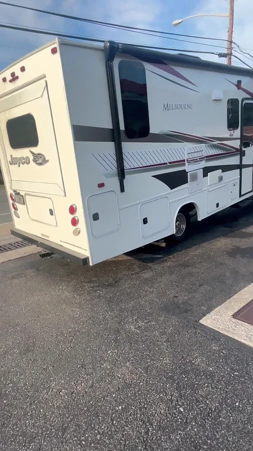 Santa and Sons Towing and Recovery llc