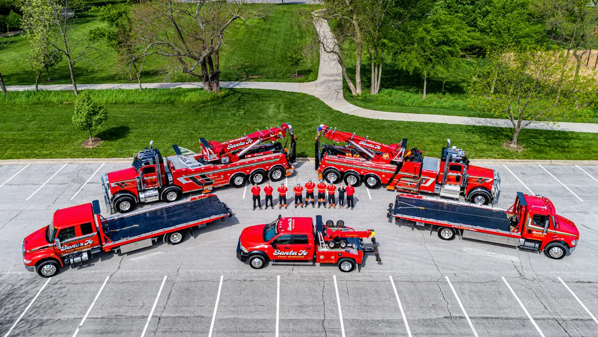 Santa Fe Tow Service - Cars, Heavy Duty & Semi Truck Towing