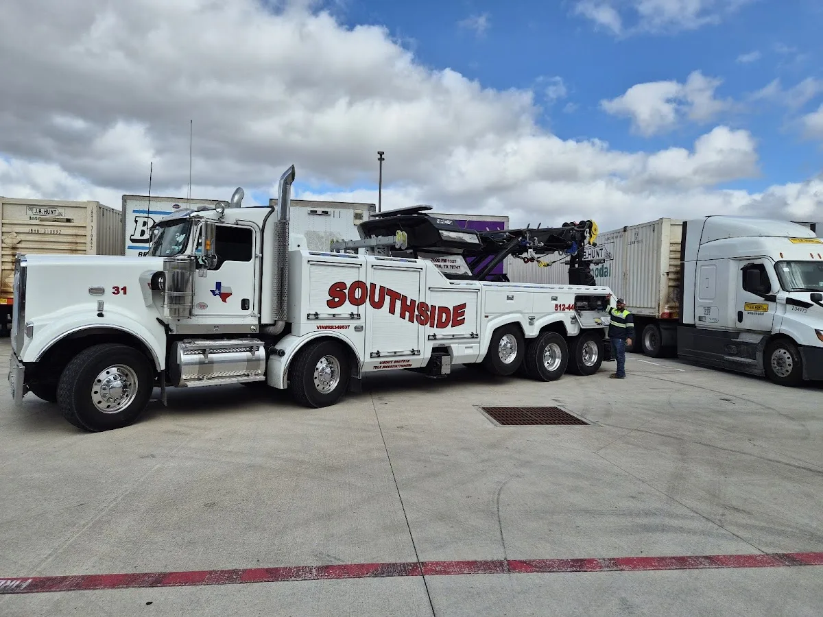 Southside Wrecker & Heavy Duty Semi Truck Towing primary photo