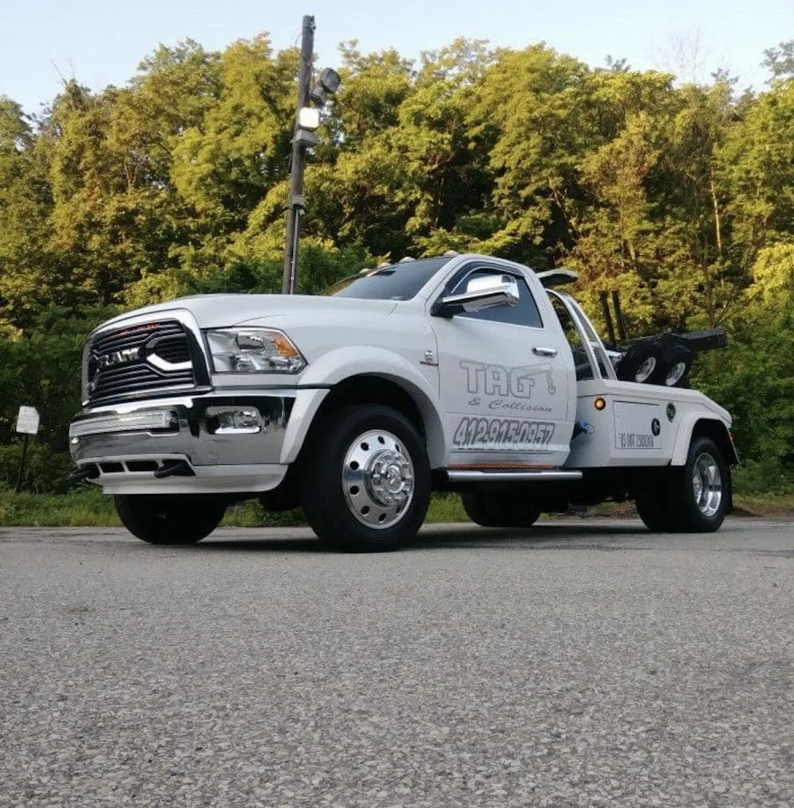 Tag Towing & Collision