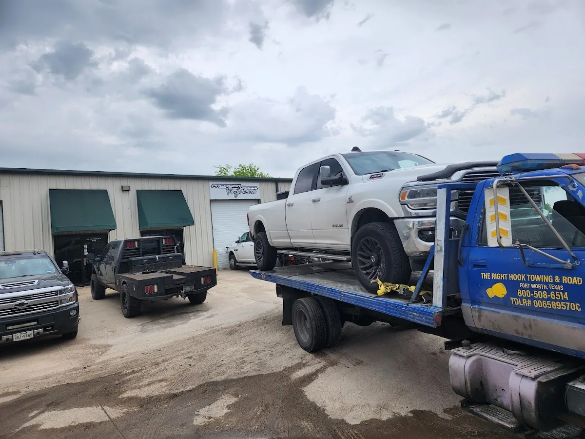 The Right Hook Towing and Roadside primary photo