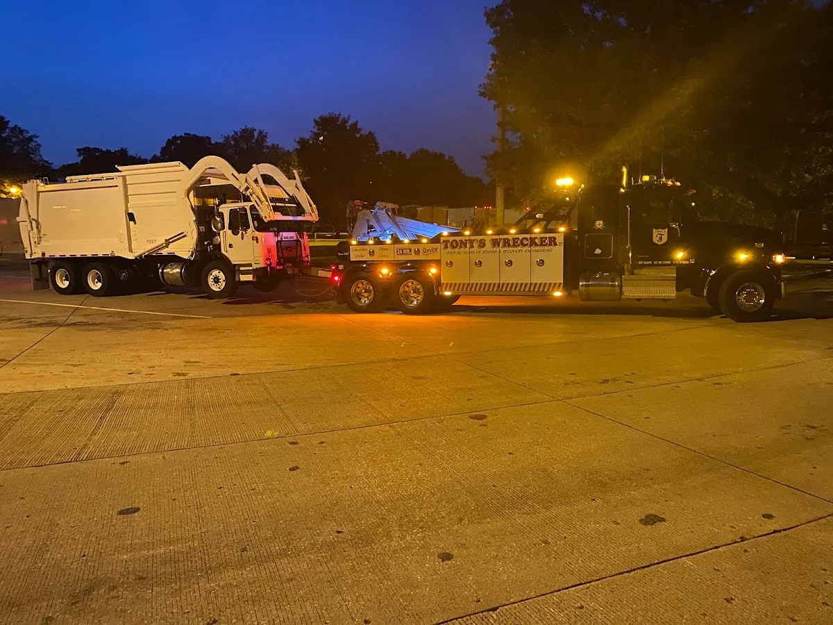 Tony's Wrecker Services - Heavy Duty Towing